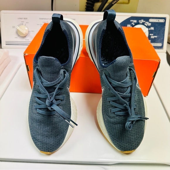 Nike React Infinity Run Flyknit - Picture 4 of 12